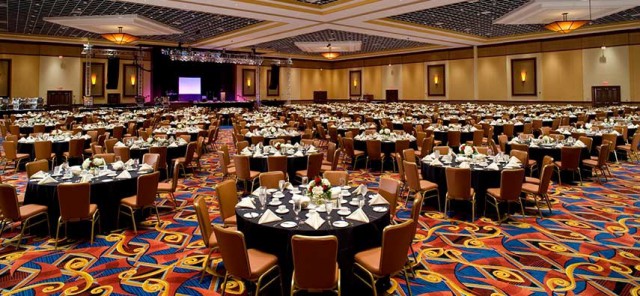 Twin_River_Casino_Dining_Room