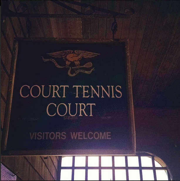 tennis_sign
